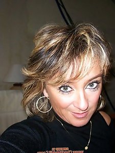 View my mature seductress in hosiery