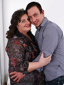 Chubby mature lady fucking and sucking