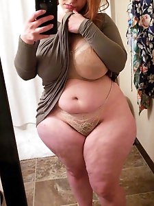 Immoral older hellcats showing their sexy lines on picture