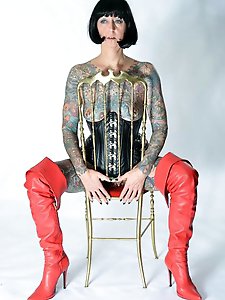 Photo shoot with full body tattooed MILF Cleo - 2