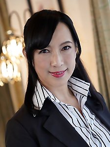 Chino Ogata Complaint Office Lady Apologize with the Body