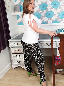 Dressed to undressed from OlderWomanFun