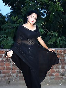 Concupiscent damsels with hairy vagina