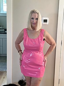 Mature milf with shaved pussy