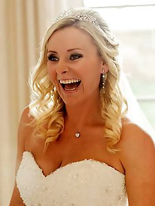 Older momma wants to tease you