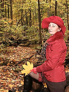 Erotic chick wants to tease the male