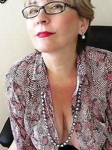 Older cougar in sexy panties