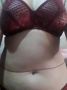 Indian wife poses in new underwear images