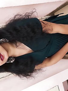 Intimate encounter with an Indian housewife of South Asian descent