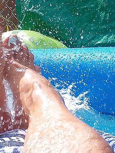 Hydromassage of the feet